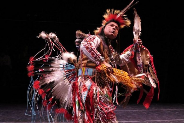 Thunderbird american indian dancers 01 850x567
