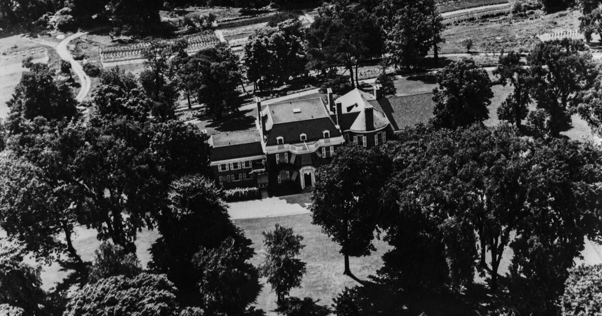 Historic Estate Homes - Wave Hill