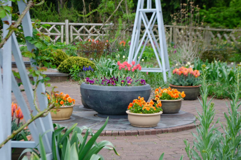 220426 155546 Apr spring gardens wave hill