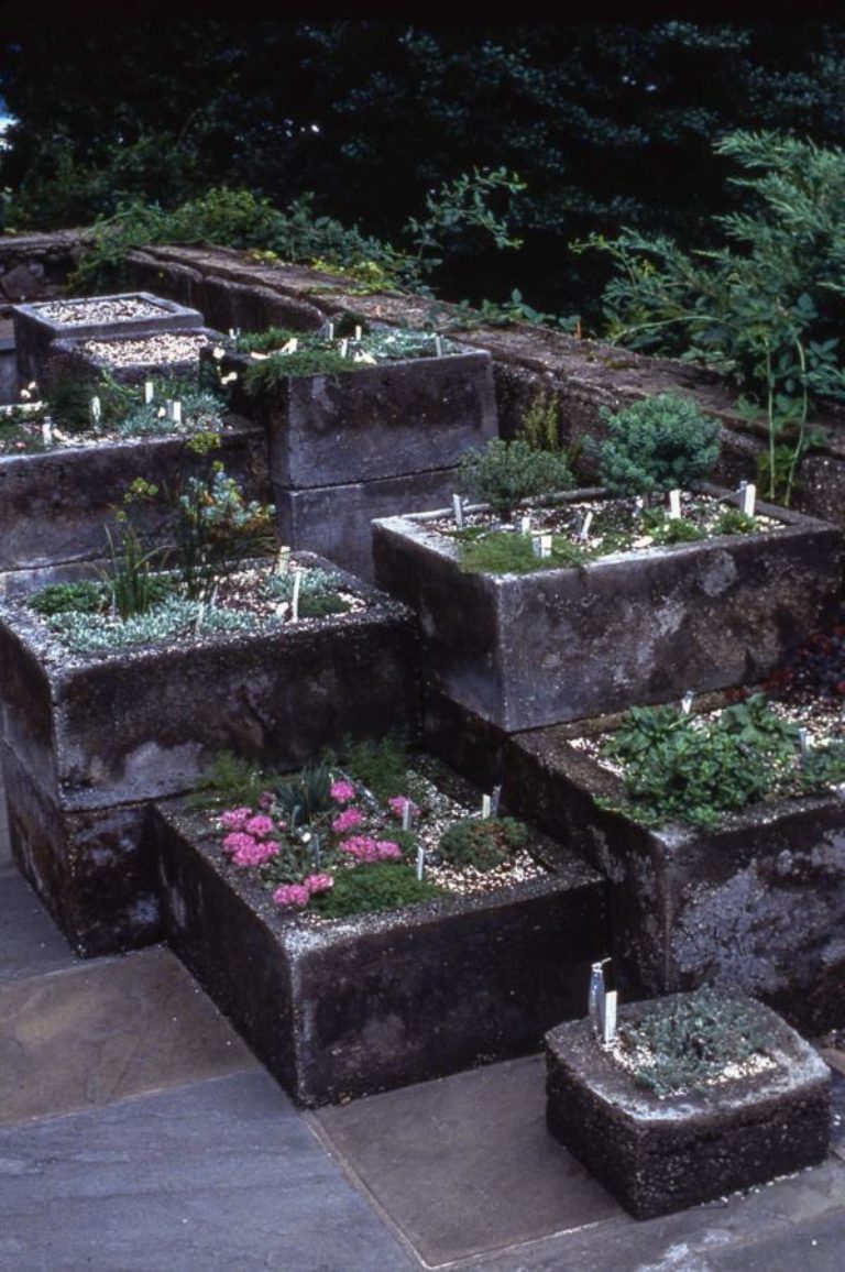 Rebuilding alpine troughs 3