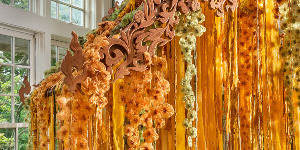 Amanda Phingbodhipakkiya : What we hold in time's tender keeping