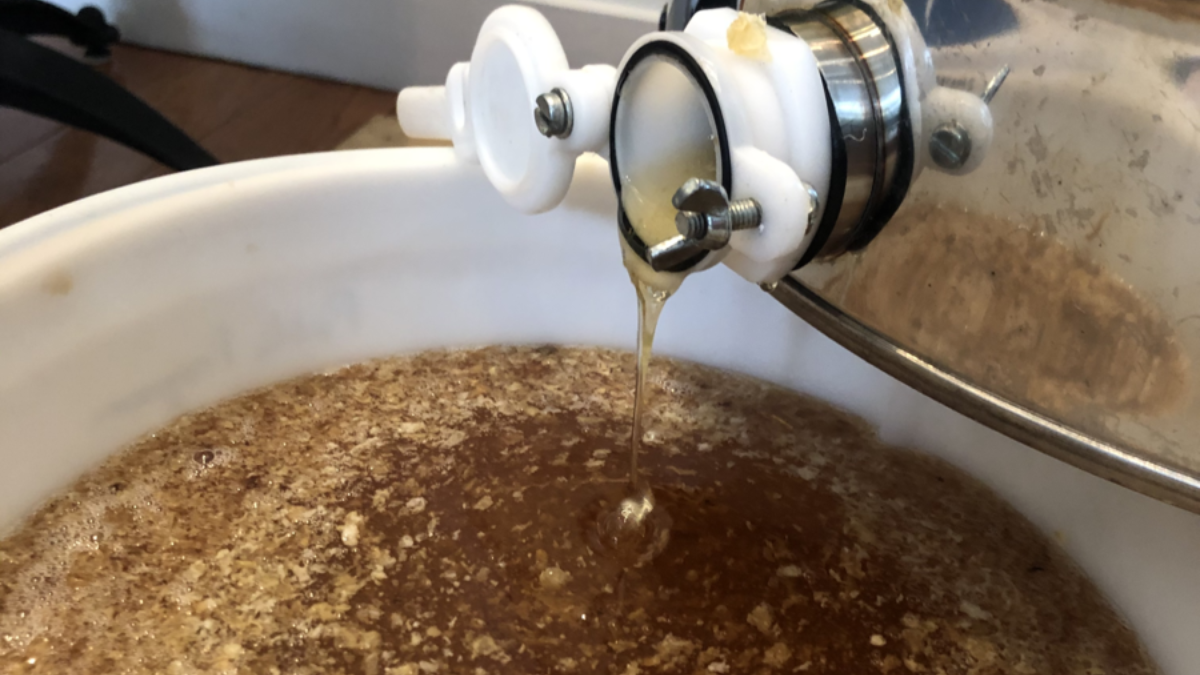 Honey Extraction Demonstration with Charles Day Wave Hill